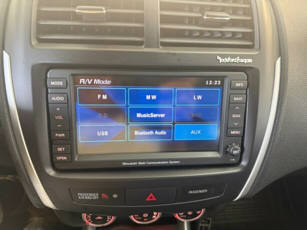 mitsubishi-asx-diesel-2011-big-28