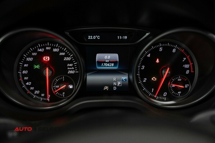 mercedes-benz-gla-bensin-2017-big-33