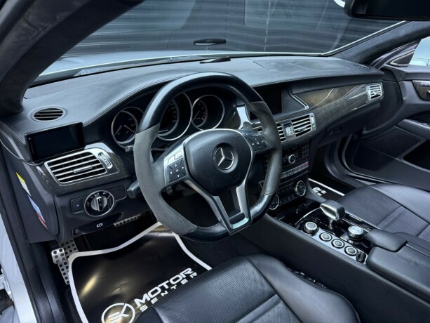 mercedes-benz-cls63-bensin-2011-big-22