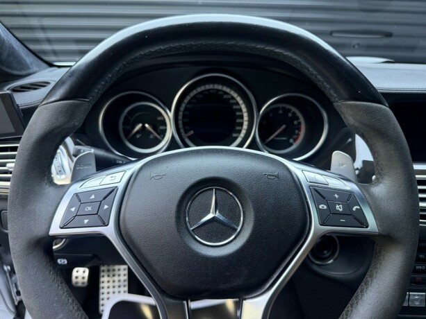 mercedes-benz-cls63-bensin-2011-big-24