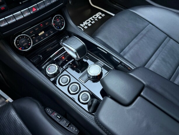 mercedes-benz-cls63-bensin-2011-big-36