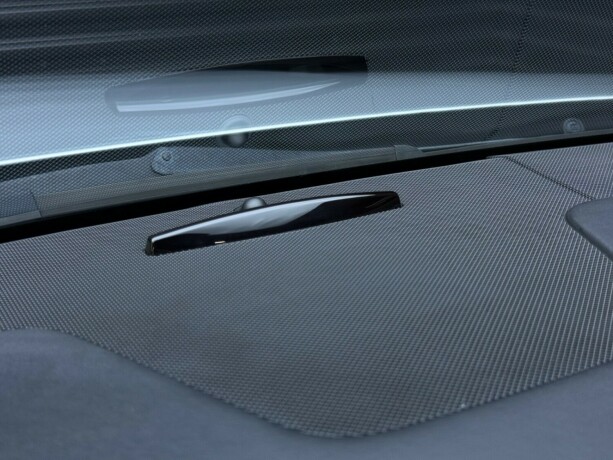 mercedes-benz-cls63-bensin-2011-big-28
