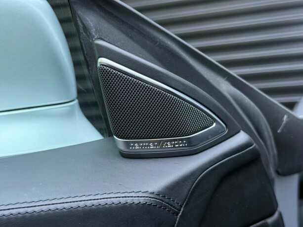 mercedes-benz-cls63-bensin-2011-big-40