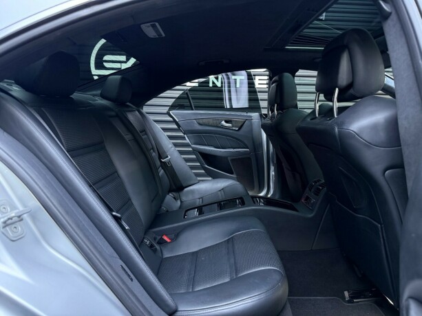 mercedes-benz-cls63-bensin-2011-big-50