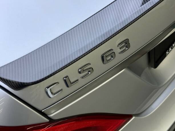 mercedes-benz-cls63-bensin-2011-big-12