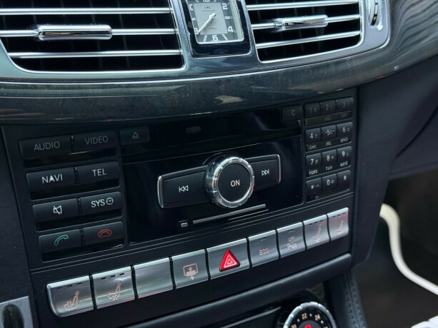 mercedes-benz-cls63-bensin-2011-big-33