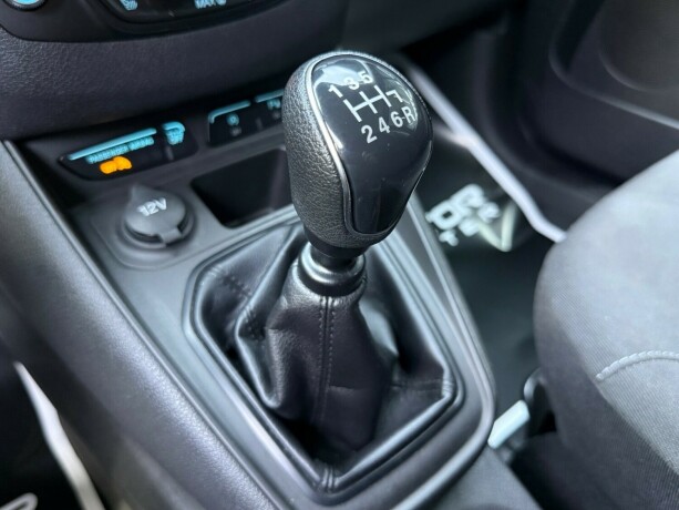 ford-transit-courier-diesel-2019-big-17