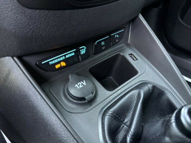 ford-transit-courier-diesel-2019-big-19