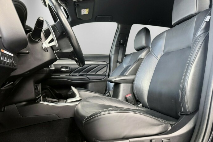 mitsubishi-outlander-elektrisitetbensin-2020-big-20