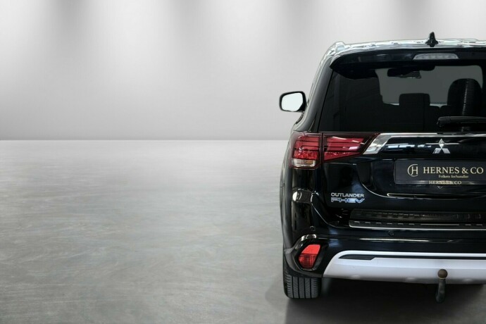 mitsubishi-outlander-elektrisitetbensin-2020-big-8