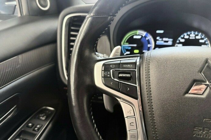 mitsubishi-outlander-elektrisitetbensin-2020-big-16