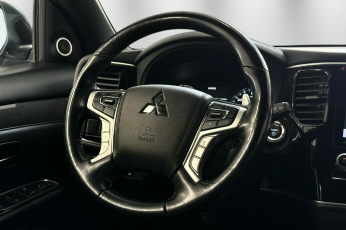 mitsubishi-outlander-elektrisitetbensin-2020-big-14