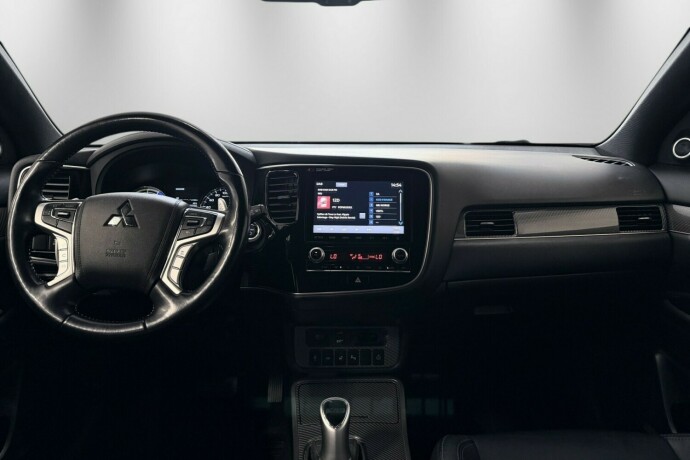 mitsubishi-outlander-elektrisitetbensin-2020-big-15