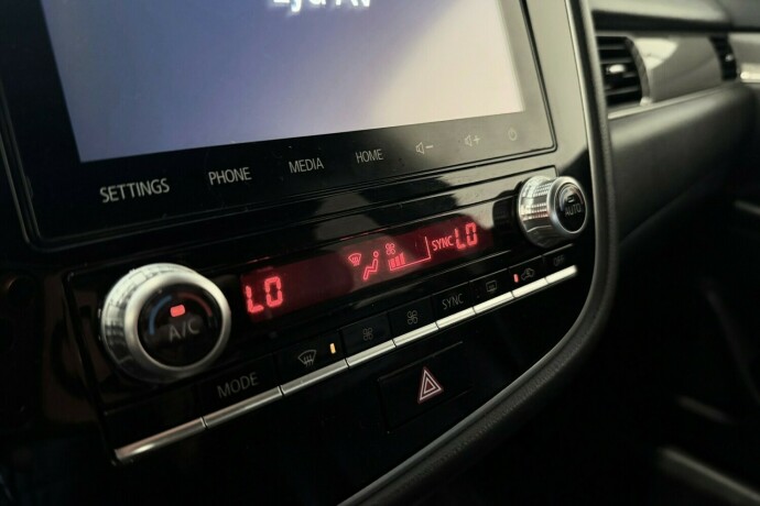 mitsubishi-outlander-elektrisitetbensin-2020-big-33