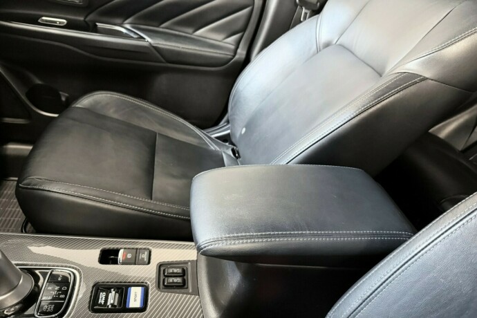 mitsubishi-outlander-elektrisitetbensin-2020-big-30