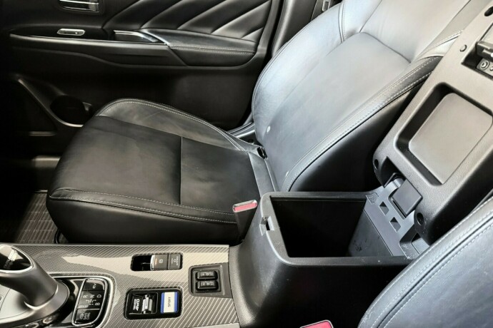mitsubishi-outlander-elektrisitetbensin-2020-big-31