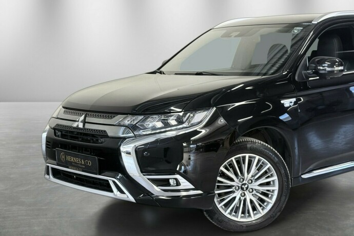 mitsubishi-outlander-elektrisitetbensin-2020-big-1