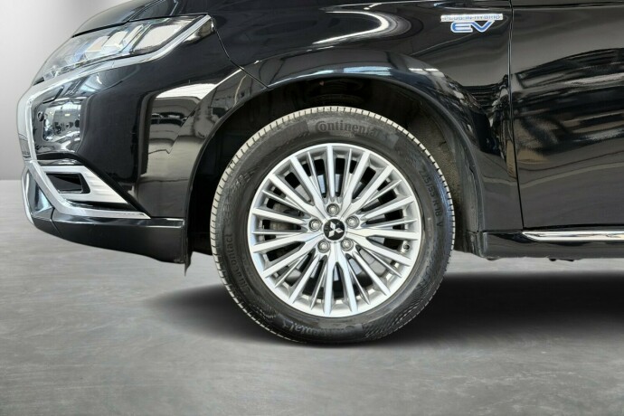 mitsubishi-outlander-elektrisitetbensin-2020-big-4