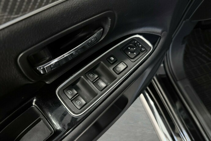 mitsubishi-outlander-elektrisitetbensin-2020-big-21