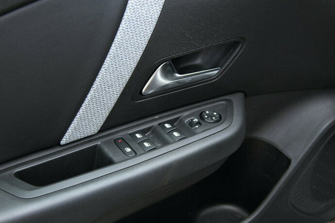 citroen-c4-bensin-2021-big-20