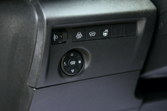 citroen-c4-bensin-2021-big-18