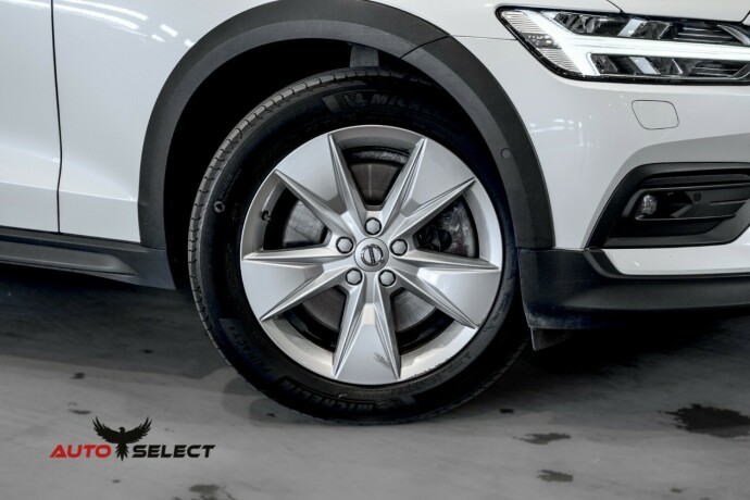 volvo-v60-cross-country-diesel-2020-big-2