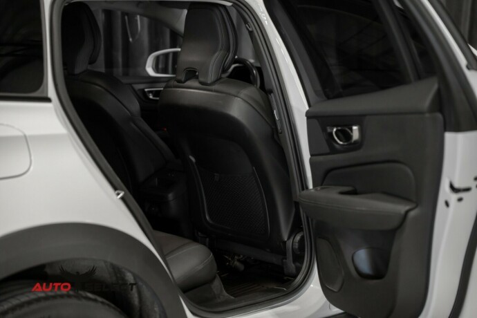 volvo-v60-cross-country-diesel-2020-big-15
