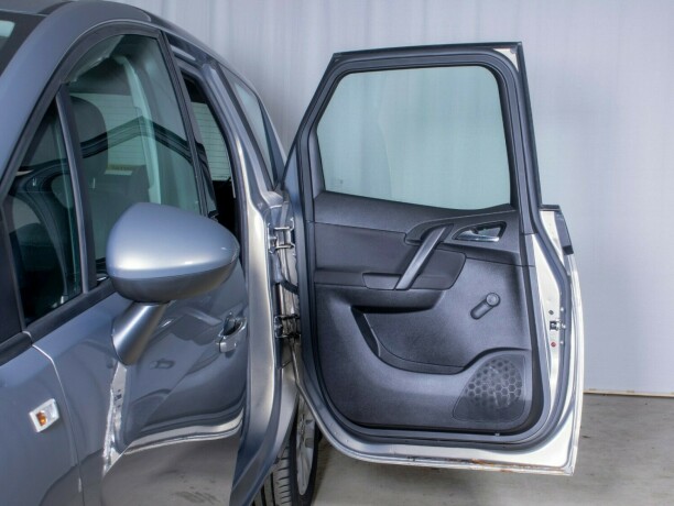 opel-meriva-diesel-2011-big-18