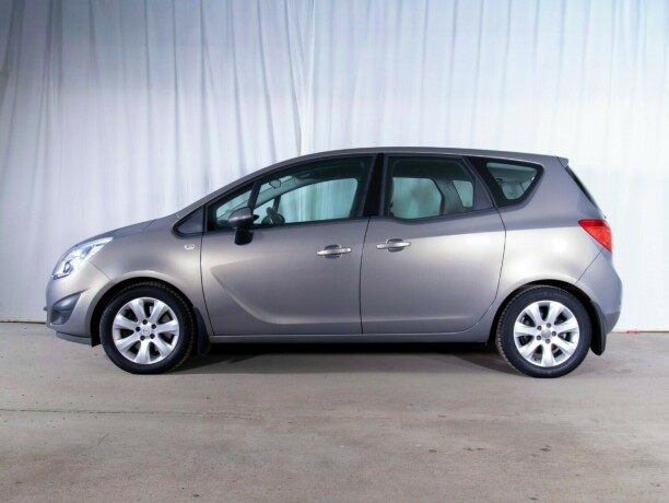 opel-meriva-diesel-2011-big-4