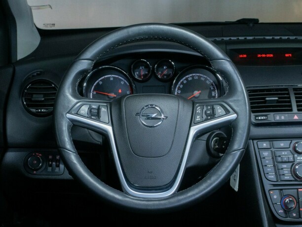 opel-meriva-diesel-2011-big-28