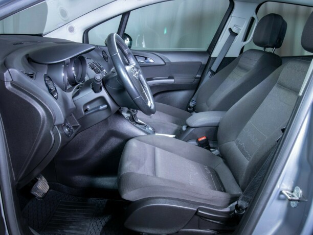 opel-meriva-diesel-2011-big-35