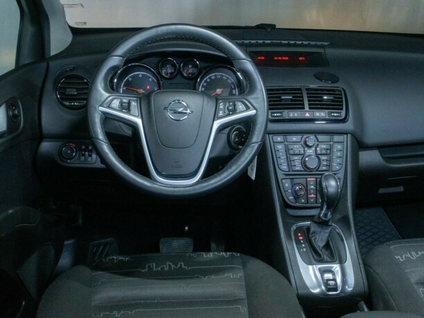 opel-meriva-diesel-2011-big-32