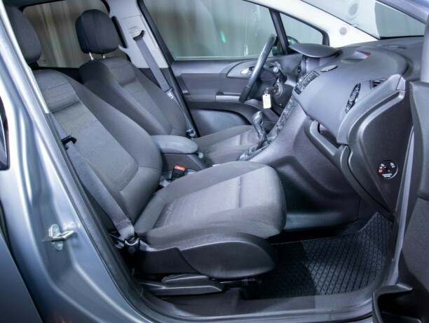 opel-meriva-diesel-2011-big-40