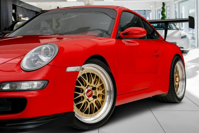 porsche-911-bensin-2007-big-2