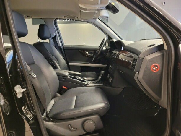 mercedes-benz-glk220-diesel-2011-big-10