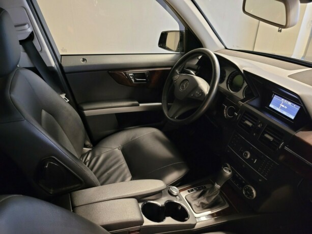 mercedes-benz-glk220-diesel-2011-big-12