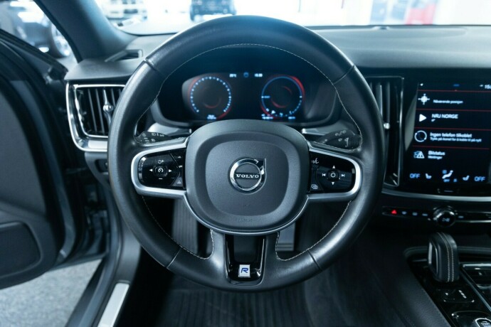volvo-v60-elektrisitetbensin-2020-big-12