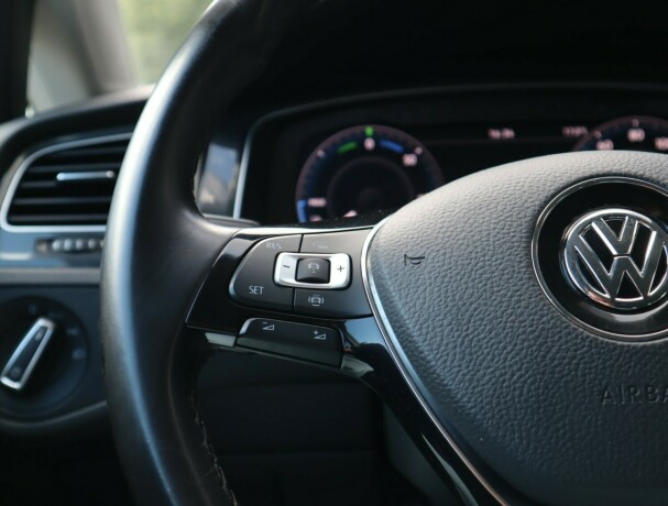 volkswagen-golf-elektrisitet-2019-big-15