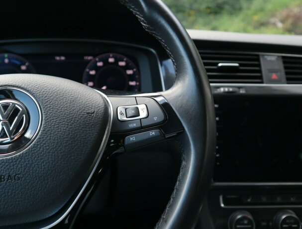 volkswagen-golf-elektrisitet-2019-big-16