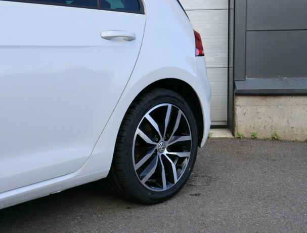 volkswagen-golf-elektrisitet-2019-big-18