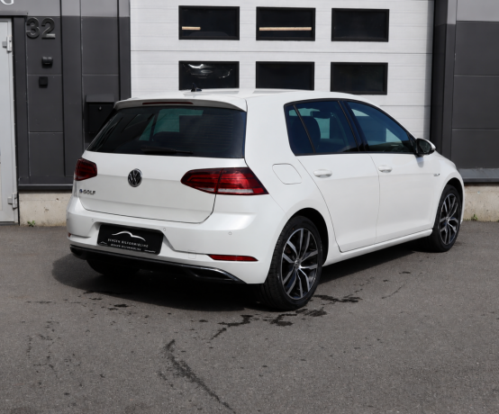 volkswagen-golf-elektrisitet-2019-big-1