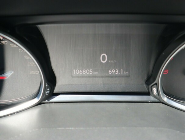 peugeot-308-diesel-2014-big-26