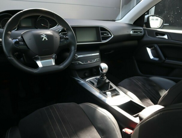 peugeot-308-diesel-2014-big-8