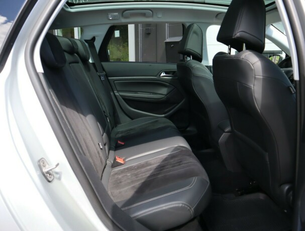 peugeot-308-diesel-2014-big-12