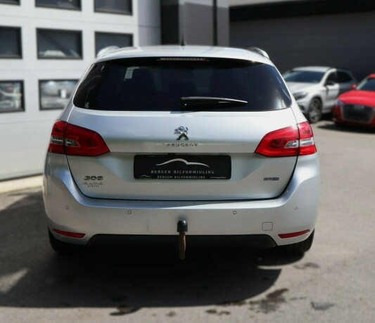 peugeot-308-diesel-2014-big-5