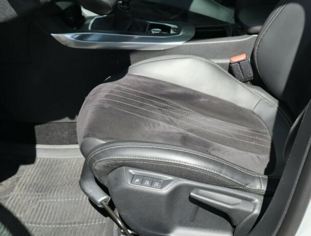 peugeot-308-diesel-2014-big-11