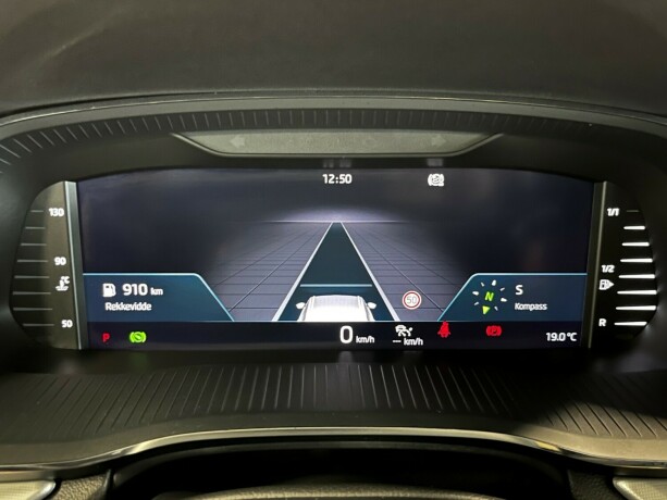 skoda-octavia-diesel-2024-big-35