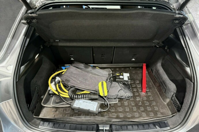 mercedes-benz-eqa300-elektrisitet-2022-big-45