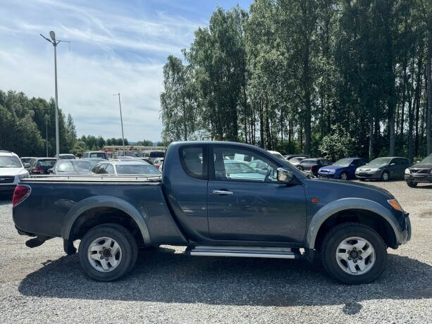mitsubishi-l200-diesel-2007-big-5