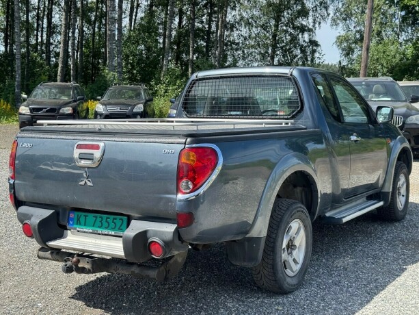 mitsubishi-l200-diesel-2007-big-4